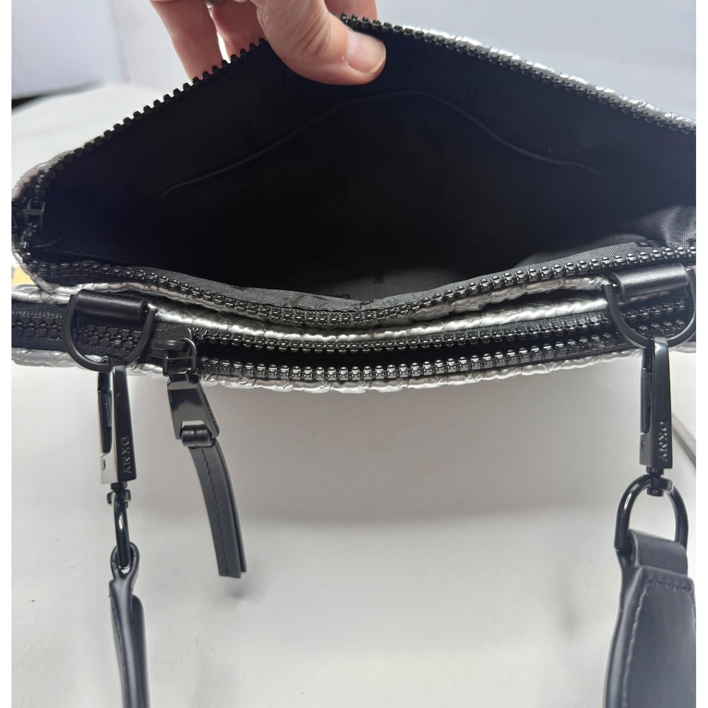 DKNY Mack East West Small Crossbody Silver Quilted Minimalist festival Y2k - Picture 9 of 9